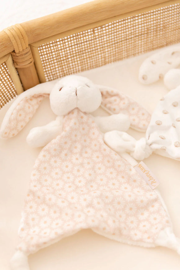 Woven Kids Daisy Cuddle Bunny Comforter