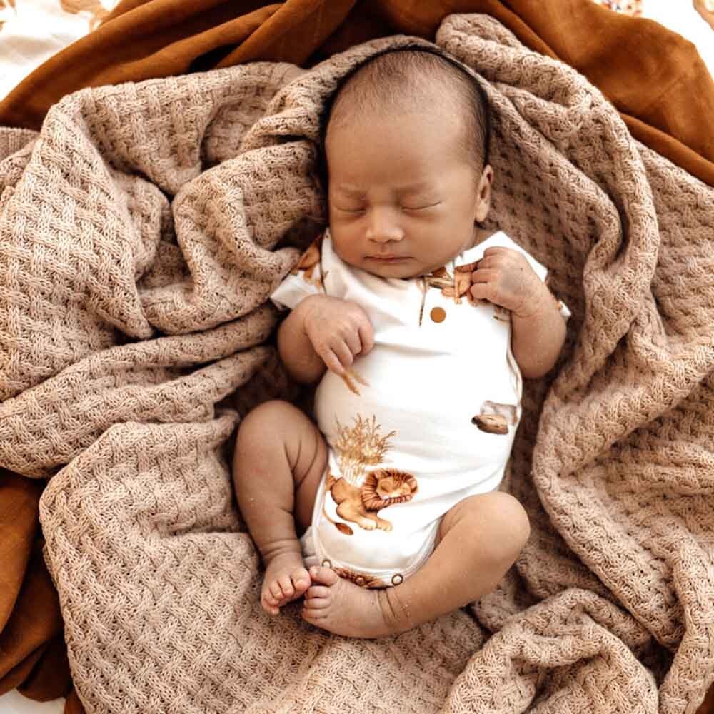 Snuggle Hunny Kids Organic Short Sleeve Bodysuit | Lion